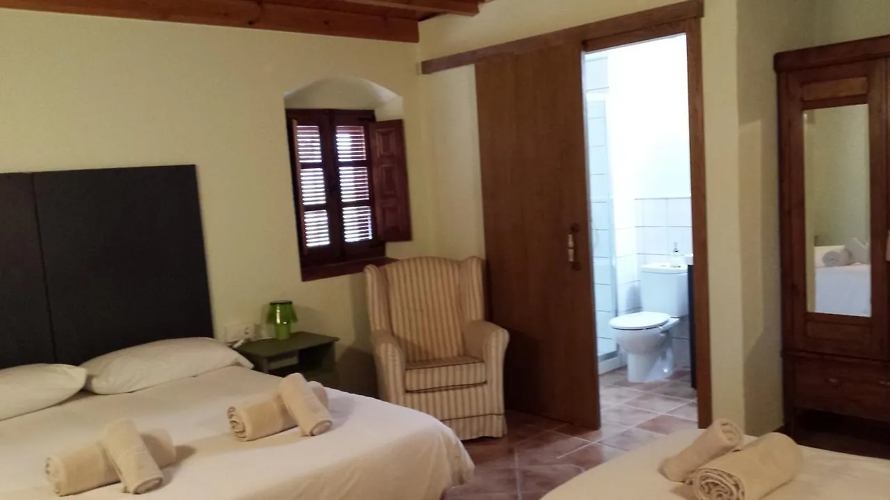 Casa Del Pi B & B La Llacuna Bed & Breakfast