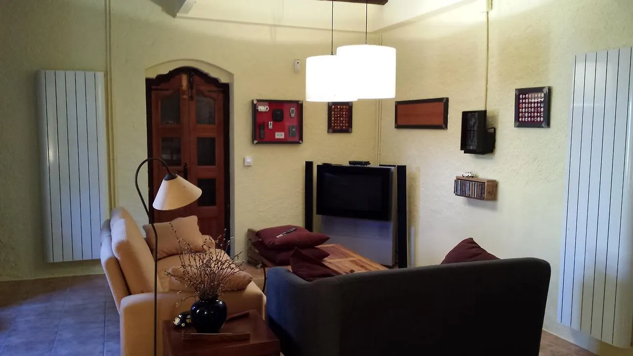 Casa Del Pi B & B La Llacuna