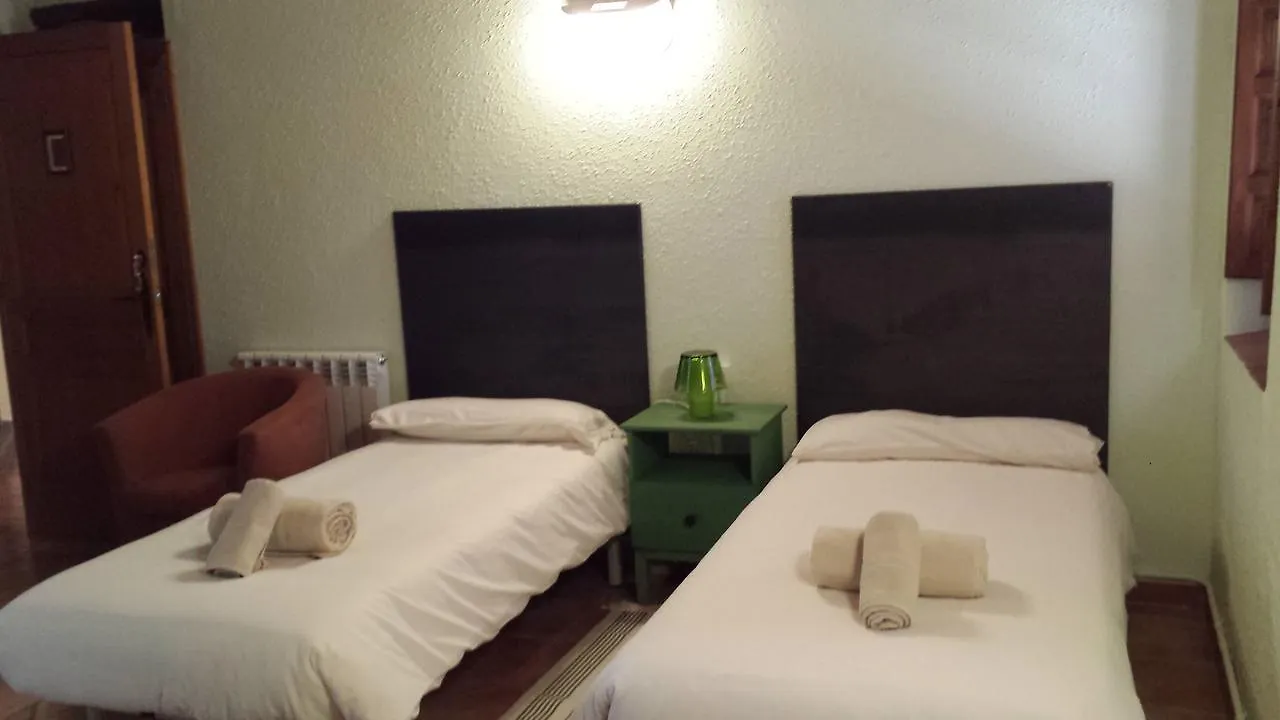 Casa Del Pi B & B La Llacuna